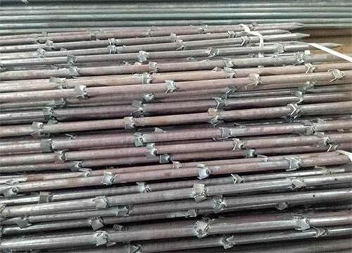 右江隧道钢花管